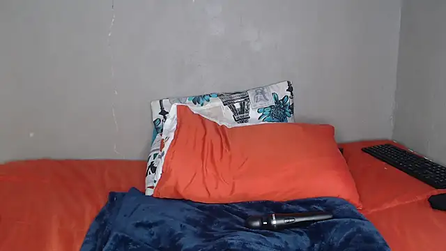 Lunalee's cam snapshot