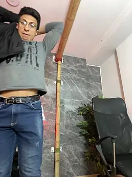 ApoloCruz's cam snapshot