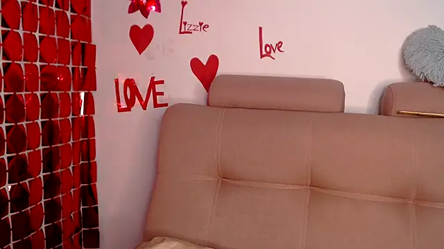 lizzie_c's cam snapshot