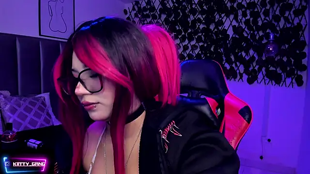 Kitty_Gang live sex cam