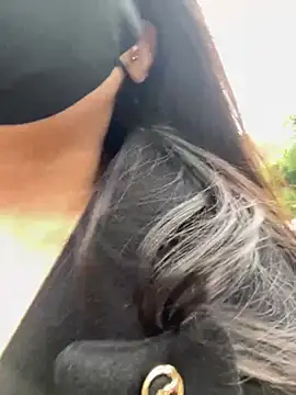 Carlin-yiyi live sex cam