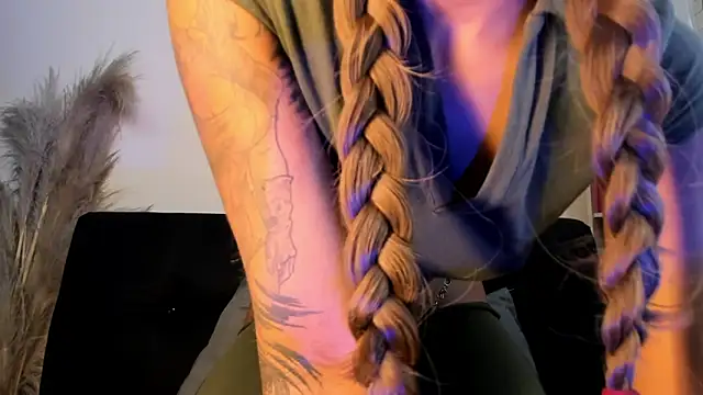 Tylla__'s cam snapshot