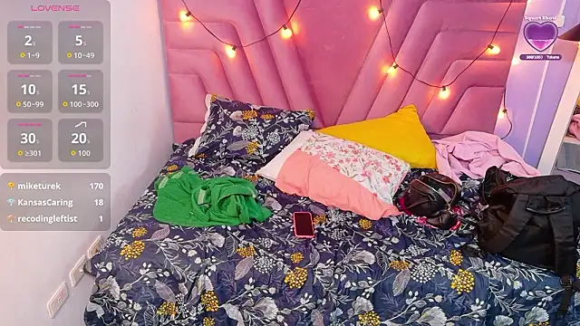 Beautifultattoogirl's cam snapshot