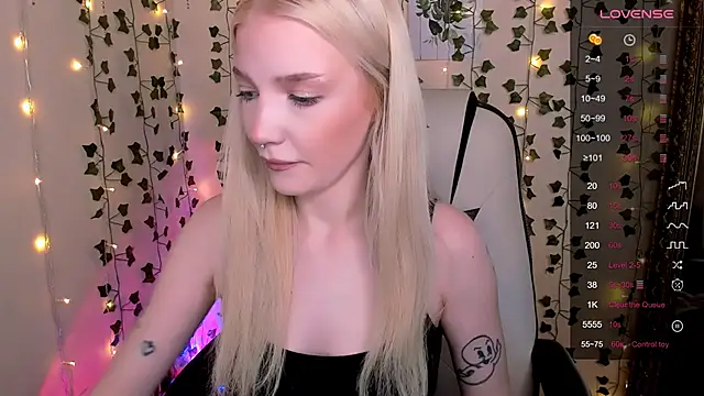 AnyaTaylor_'s cam snapshot