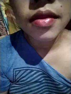 Latina_29's cam snapshot