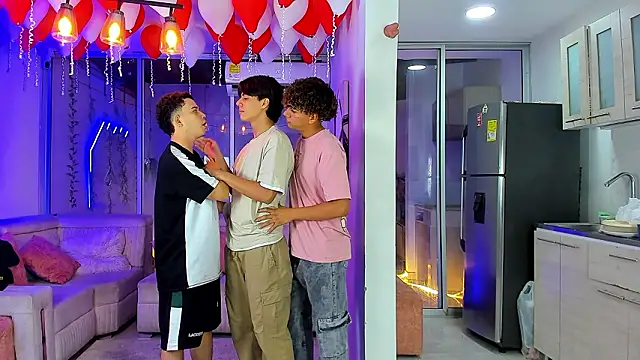 Houseofwarrios's cam snapshot