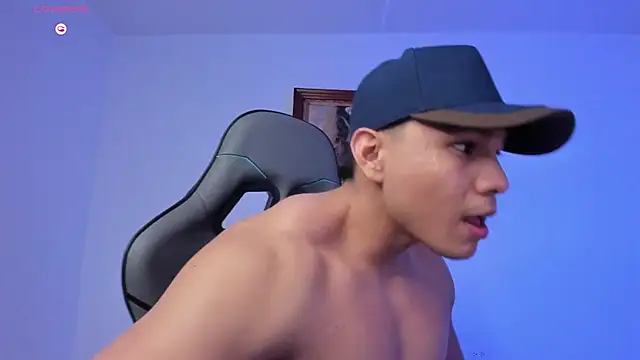 RoyConstance live sex cam