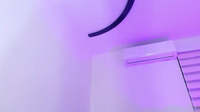 nicol_f live sex cam