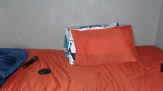 Lunalee's cam snapshot