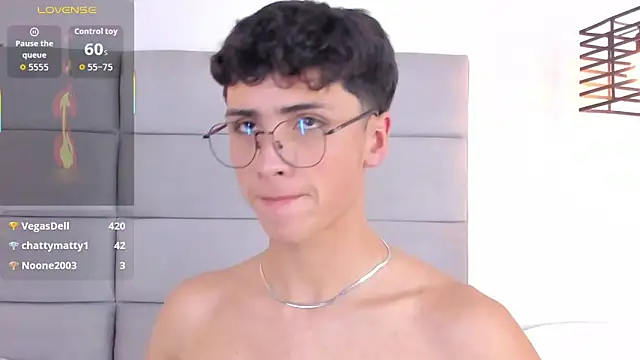 JoshClaarktt live sex cam