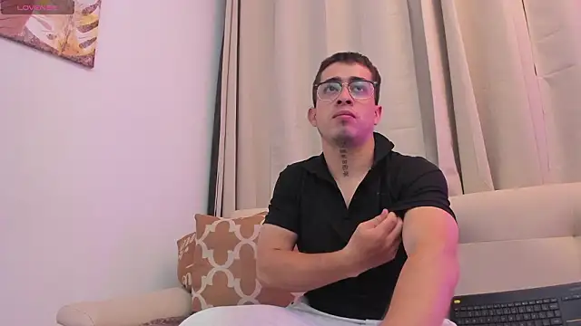 Tommas_Jhonson's cam snapshot