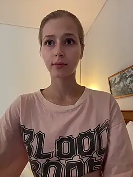 LunaRase live sex cam