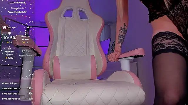 AnnaLunar's cam snapshot