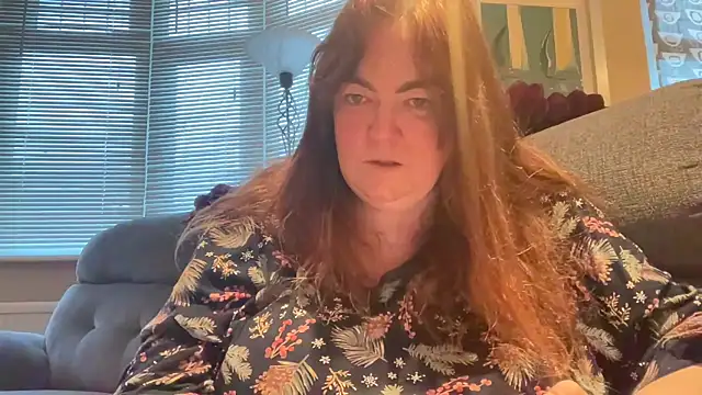 curvy-milf-abbie live sex cam