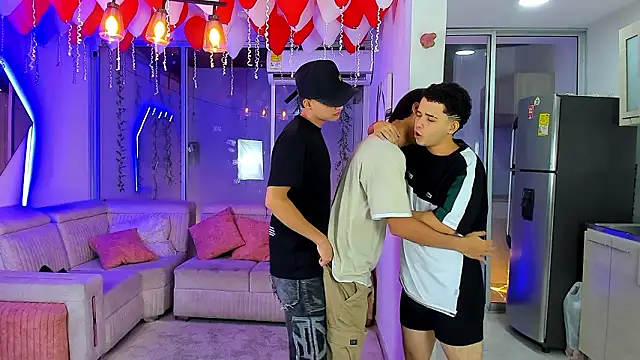 Houseofwarrios live sex cam