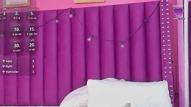 EbonyCoWorker's cam snapshot