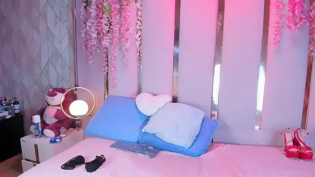 EmmaWilliam1's cam snapshot