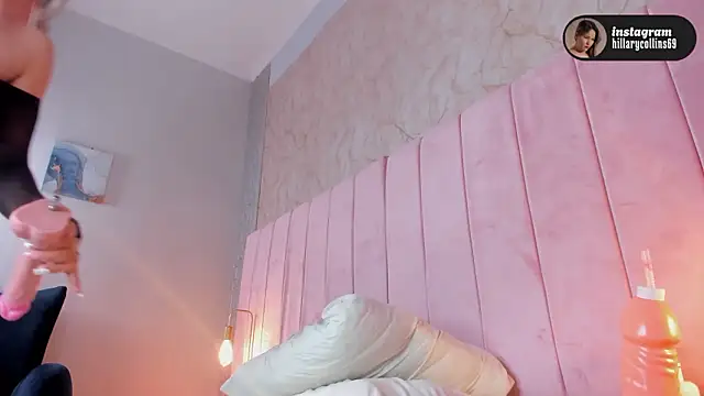 Hillary_Collins1's cam snapshot