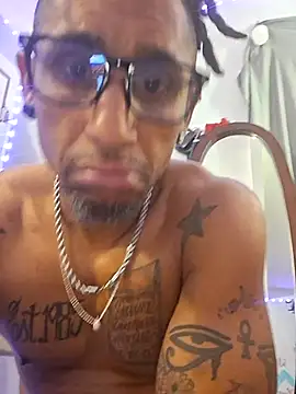 TheRealMrDLlong's cam snapshot