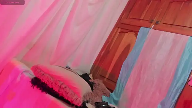 Itsme_Daniela live sex cam