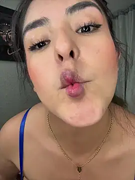 kim_zaratte live sex cam