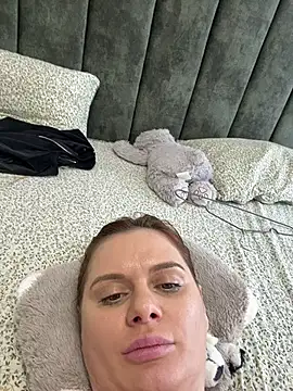 EllaSpark live sex cam