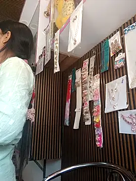 nehakapoor89 live sex cam