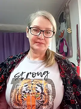 irinamaux live sex cam