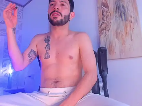 VynnyBlacke_'s cam snapshot