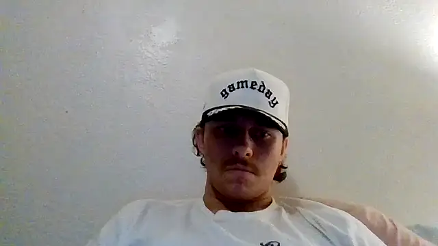 Tallhungandcloudy's cam snapshot