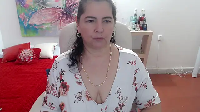 leonela_69's cam snapshot