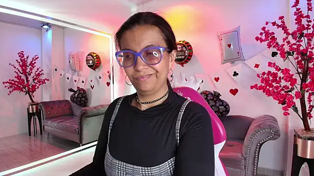 Amber__rouge's cam snapshot