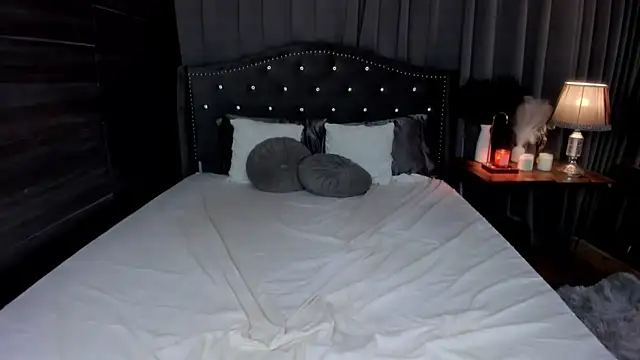 BriannaMckinley live sex cam