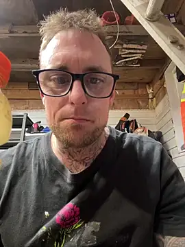 WIDBIGWHITECOCK's cam snapshot