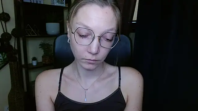 EmillyPlay live sex cam