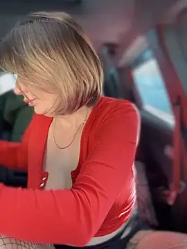 Milena-MilfaXXX live sex cam