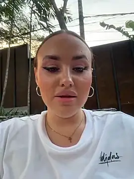 KiraSunshine live sex cam