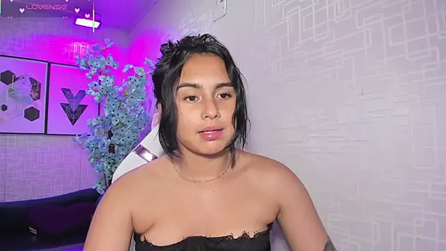 Serena_jackson's cam snapshot