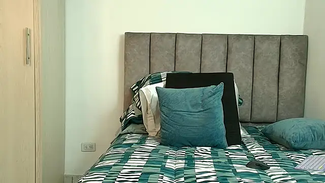 karina_lewis_ live sex cam