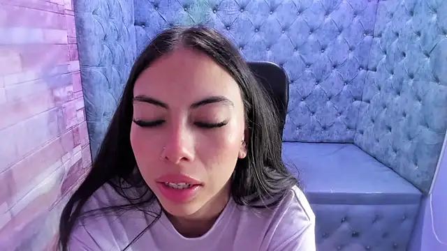 Alana_Hotterr's cam snapshot