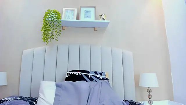 Sophiia_77's cam snapshot