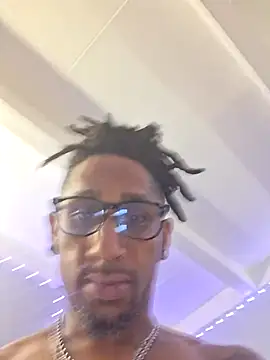 TheRealMrDLlong's cam snapshot