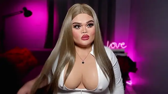 BelindaLove live sex cam