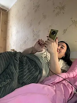 Naughtbaby_2025's cam snapshot