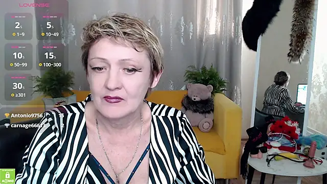 SexyGrandma_ live sex cam