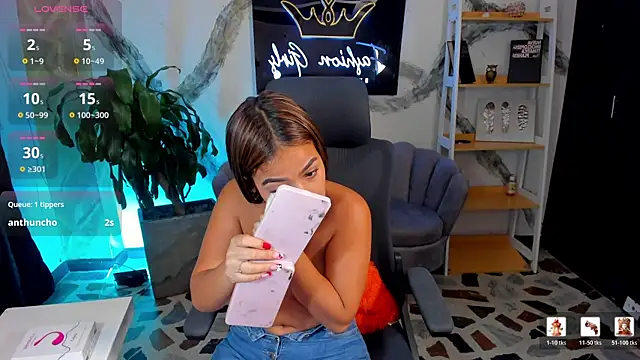 SiaFoxx_'s cam snapshot