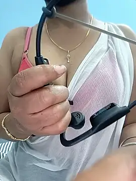 Praveena27telugu's cam snapshot