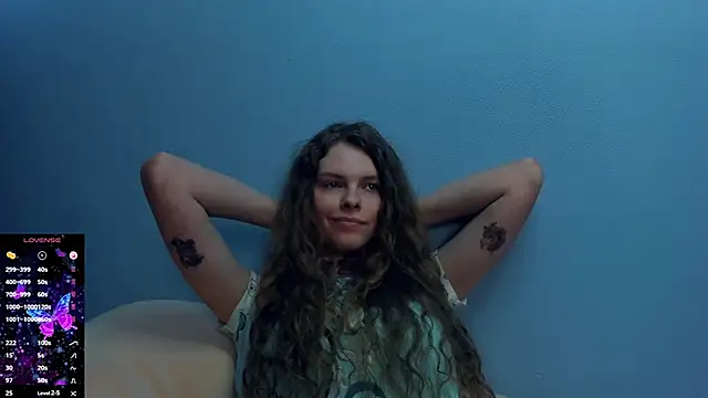 RayaNenlia's cam snapshot