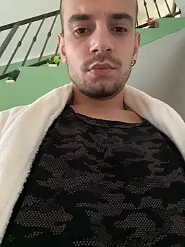 alessand180521 live sex cam