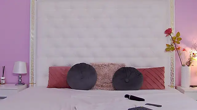 Lenna_Paul live sex cam